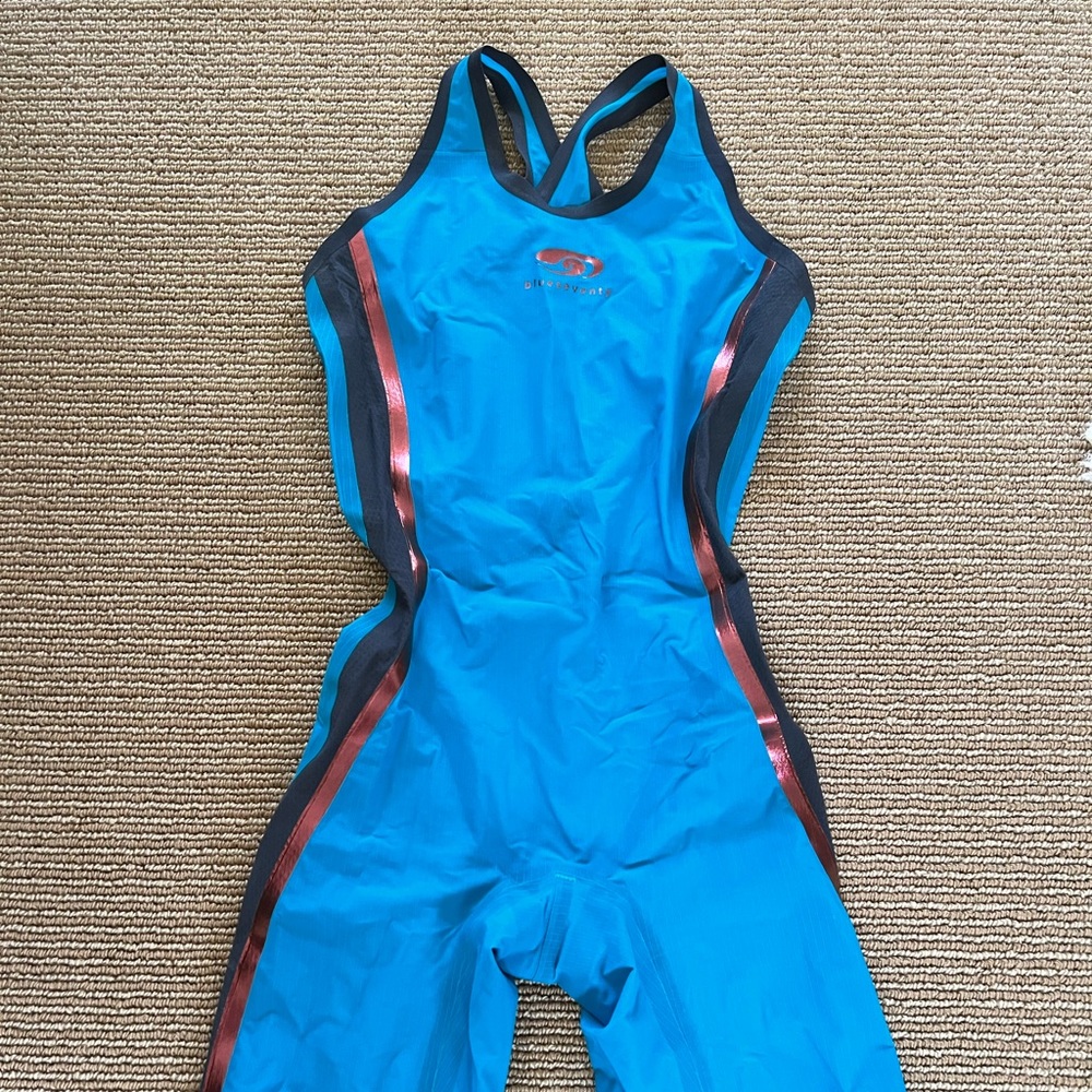 Blueseventy Nero R10 kneeskin Tech suit size 20 New